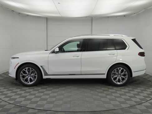 Used 2026 BMW X7 xDrive40i AWD/4WD image 9