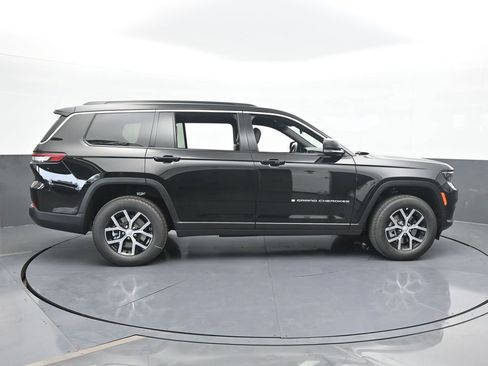 Used 2025 Jeep Grand Cherokee L Limited image 7