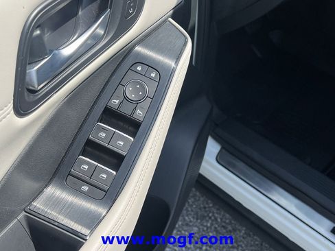 Used 2023 Nissan Rogue SL w/ SL Premium Package FWD image 15