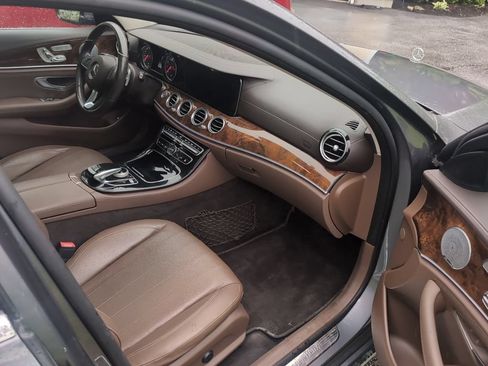 Used 2017 Mercedes-Benz E 300 4MATIC image 24