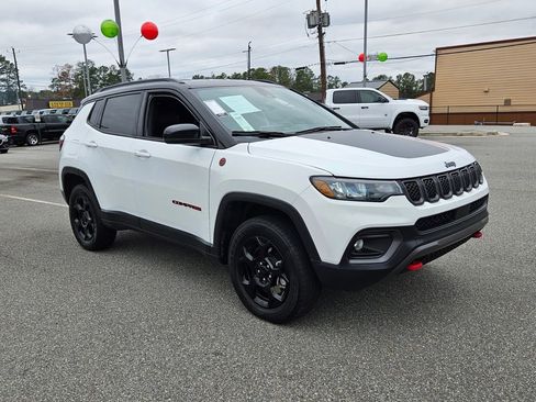 Used 2024 Jeep Compass Trailhawk image 1