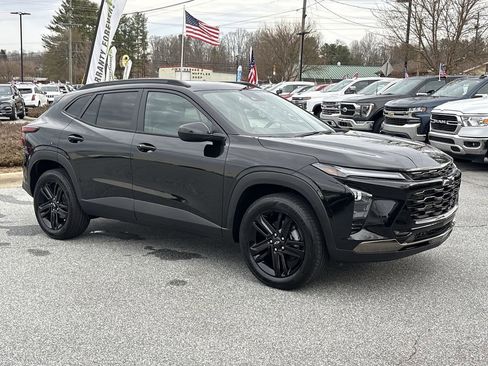 New 2026 Chevrolet Trax ACTIV w/ Driver Confidence Package image 2