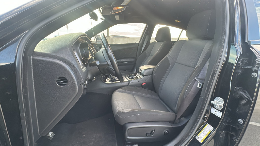 Used 2021 Dodge Charger SXT w/ Blacktop Package RWD image 4