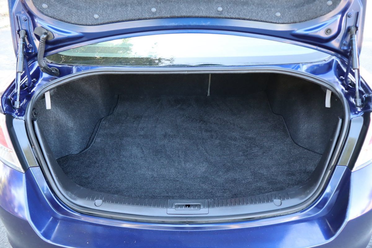 Used 2009 MAZDA MAZDA6 i Touring w/ Moonroof & Bose Pkg FWD image 14