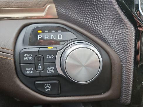 Used 2025 RAM 1500 Limited w/ Bed Utility Group image 27