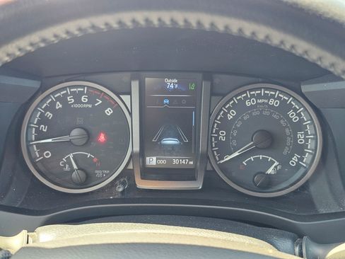 Used 2021 Toyota Tacoma TRD Off-Road AWD/4WD image 23