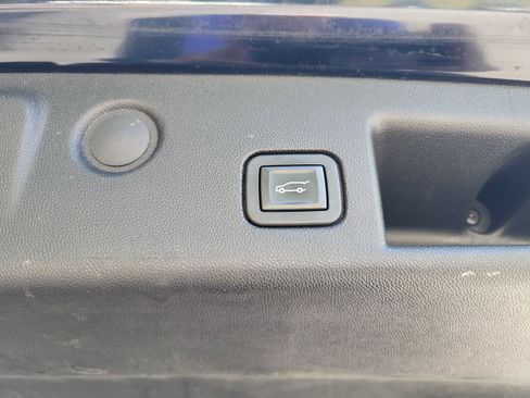 Used 2019 Chevrolet Equinox LT FWD image 15