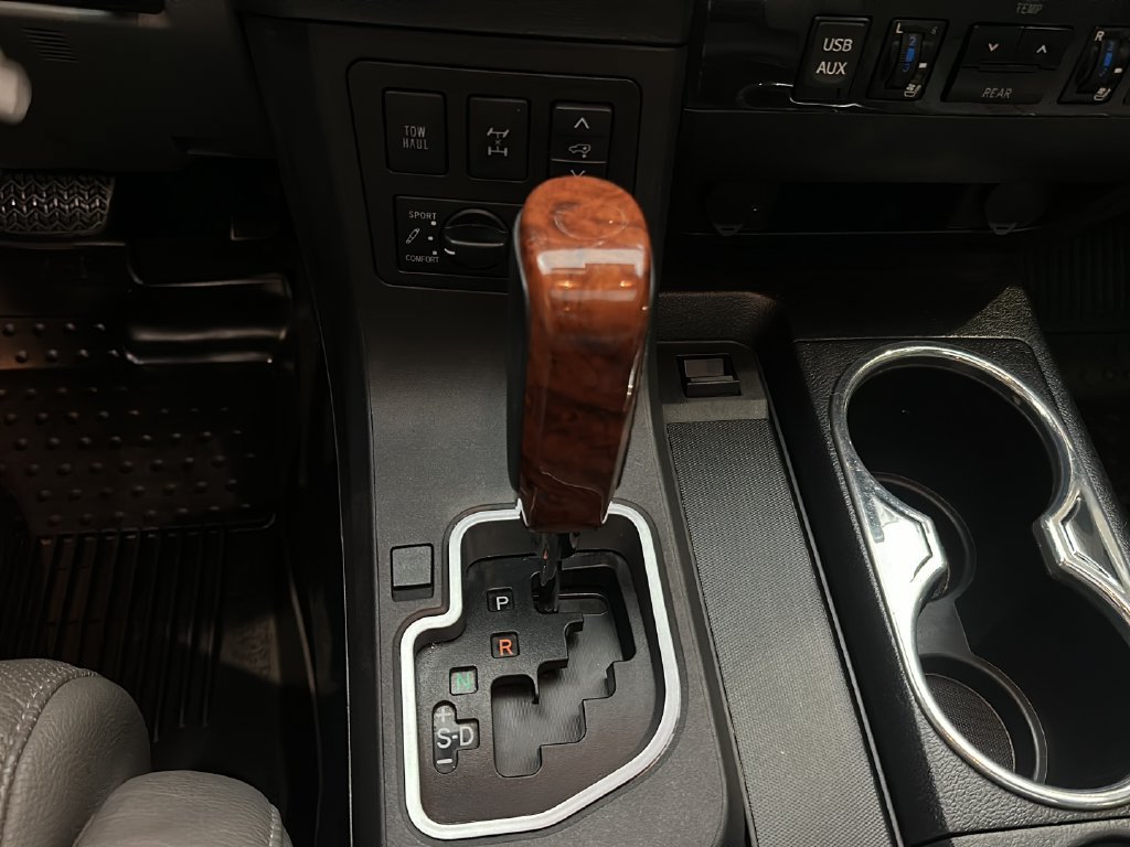 Used 2018 Toyota Sequoia Platinum AWD/4WD image 39