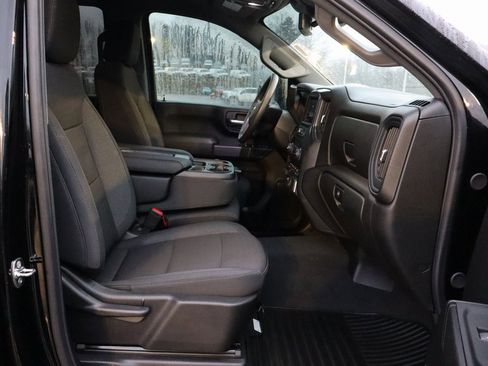 Used 2025 Chevrolet Silverado 2500 Custom w/ Custom Value Package image 11