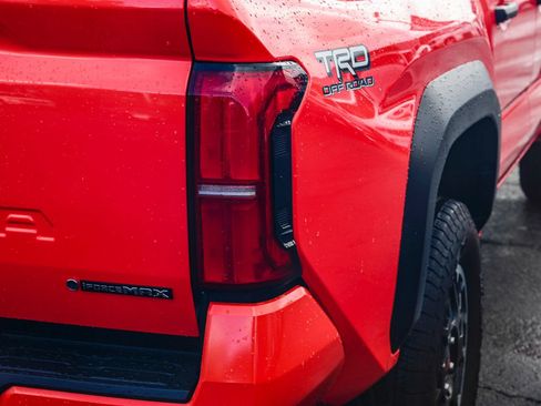 Certified 2024 Toyota Tacoma TRD Off-Road image 8