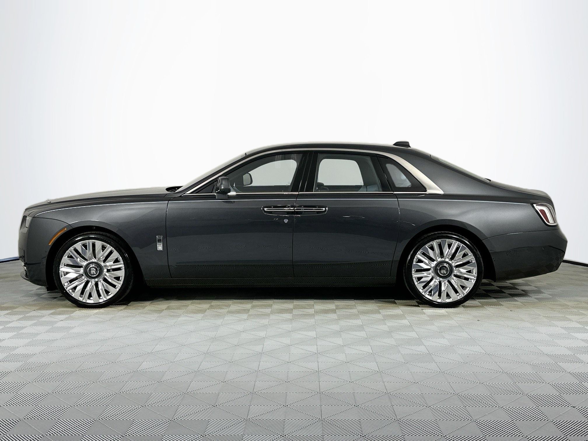New 2027 Rolls-Royce Ghost AWD/4WD image 3