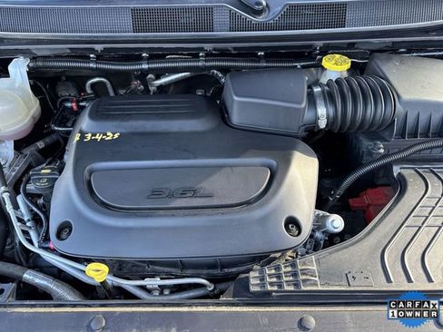 Used 2024 Chrysler Pacifica Limited image 29