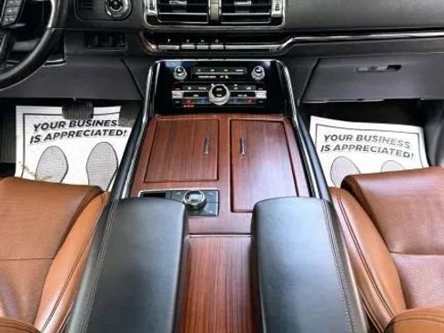 Used 2020 Lincoln Navigator L Reserve w/ Luxury Package image 33