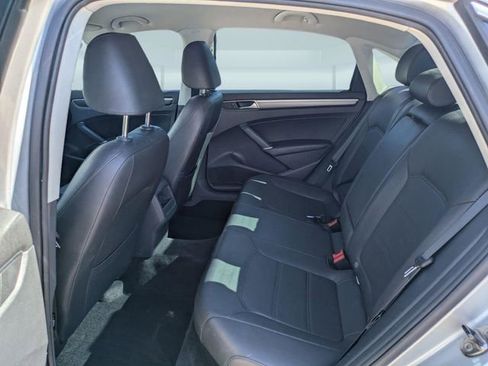 Used 2017 Volkswagen Passat 1.8T R-Line FWD image 14