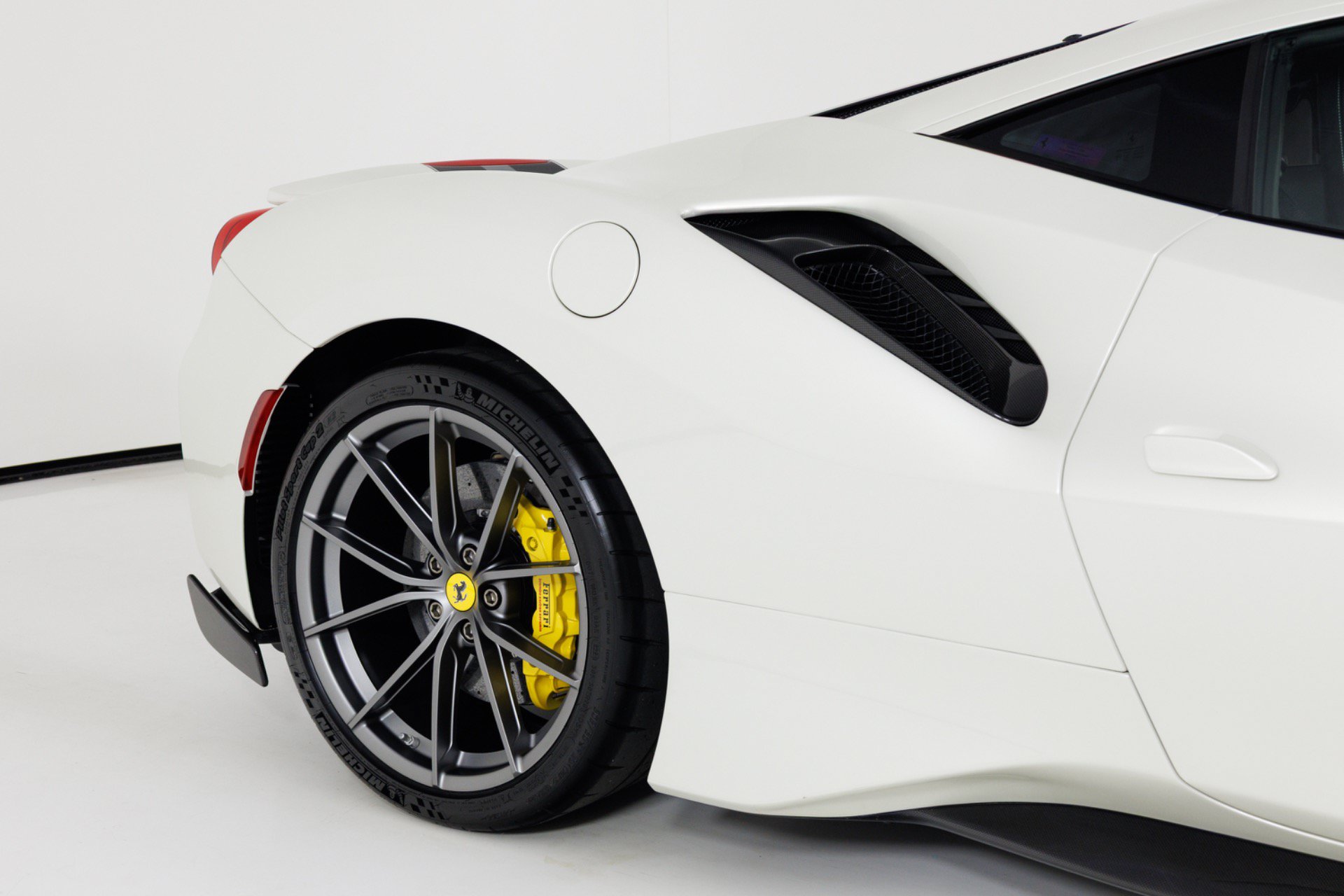 Used 2020 Ferrari 488 Pista Coupe RWD image 74