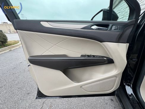 Used 2018 Lincoln MKC Premiere image 13