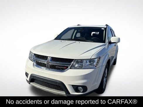Used 2019 Dodge Journey SE image 2