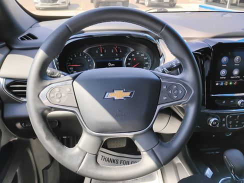 Used 2023 Chevrolet Traverse LT FWD image 17