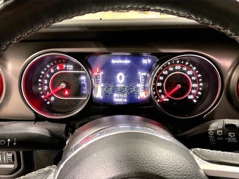 Used 2022 Jeep Wrangler Unlimited Rubicon w/ Cold Weather Group image 17