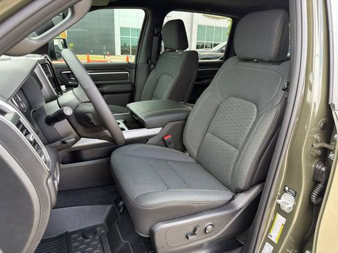New 2026 RAM 1500 4x4 Crew Cab image 15