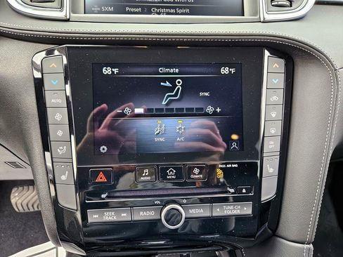 New 2025 INFINITI QX50 Luxe image 24