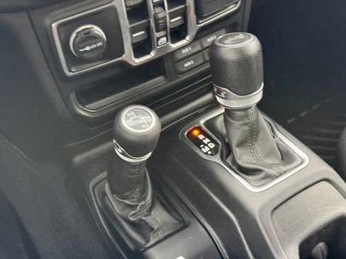 Used 2021 Jeep Wrangler Unlimited Sport AWD/4WD image 4
