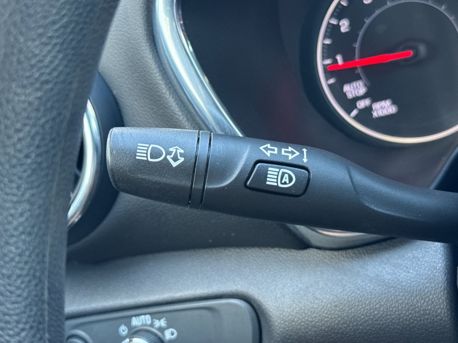 Used 2023 Chevrolet Blazer LT FWD image 29