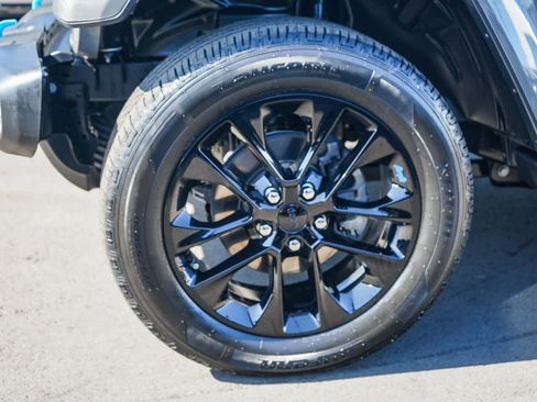 Used 2023 Jeep Wrangler Sahara w/ Safety Group image 9