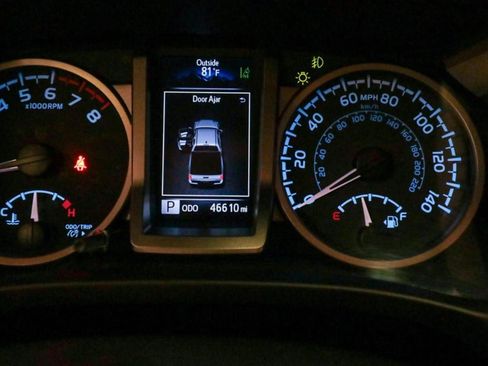 Used 2022 Toyota Tacoma SR5 RWD image 14