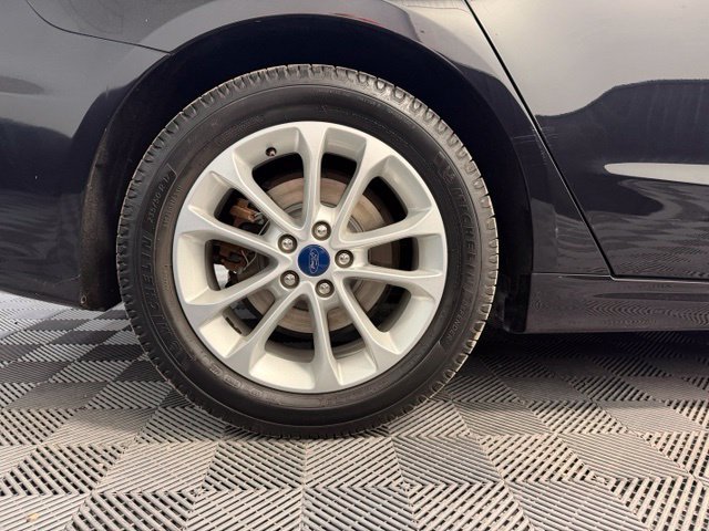 Used 2019 Ford Fusion SE FWD image 35