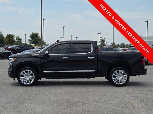 Used 2024 Chevrolet Silverado 1500 High Country w/ High Country Premium Package AWD/4WD image 3