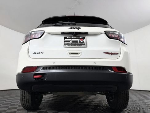 Used 2021 Jeep Compass Trailhawk AWD/4WD image 11