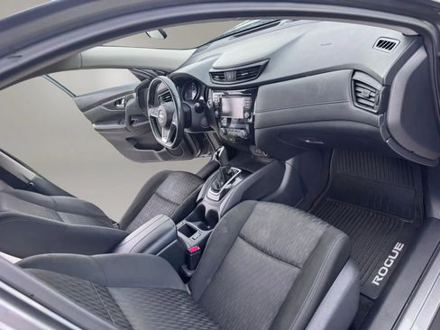 Used 2018 Nissan Rogue SV w/ Premium Package FWD image 11