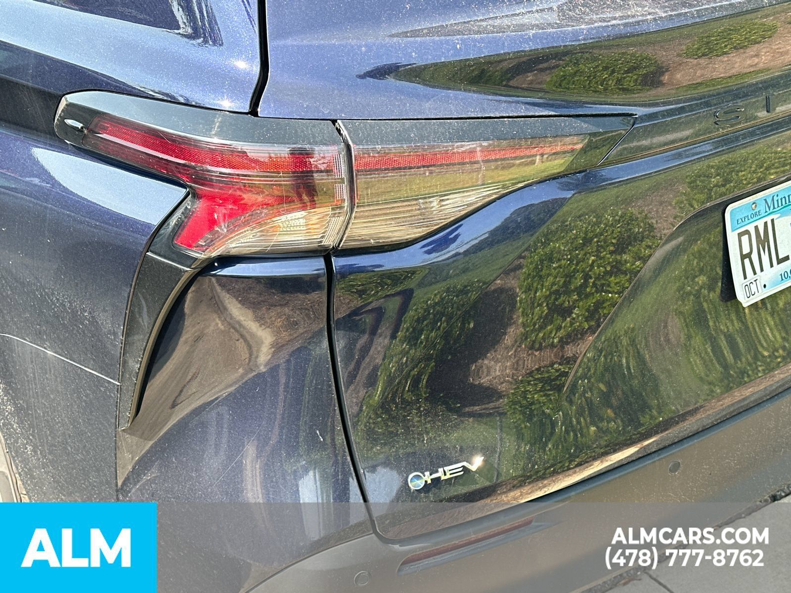 Used 2025 Toyota Sienna XLE FWD image 9