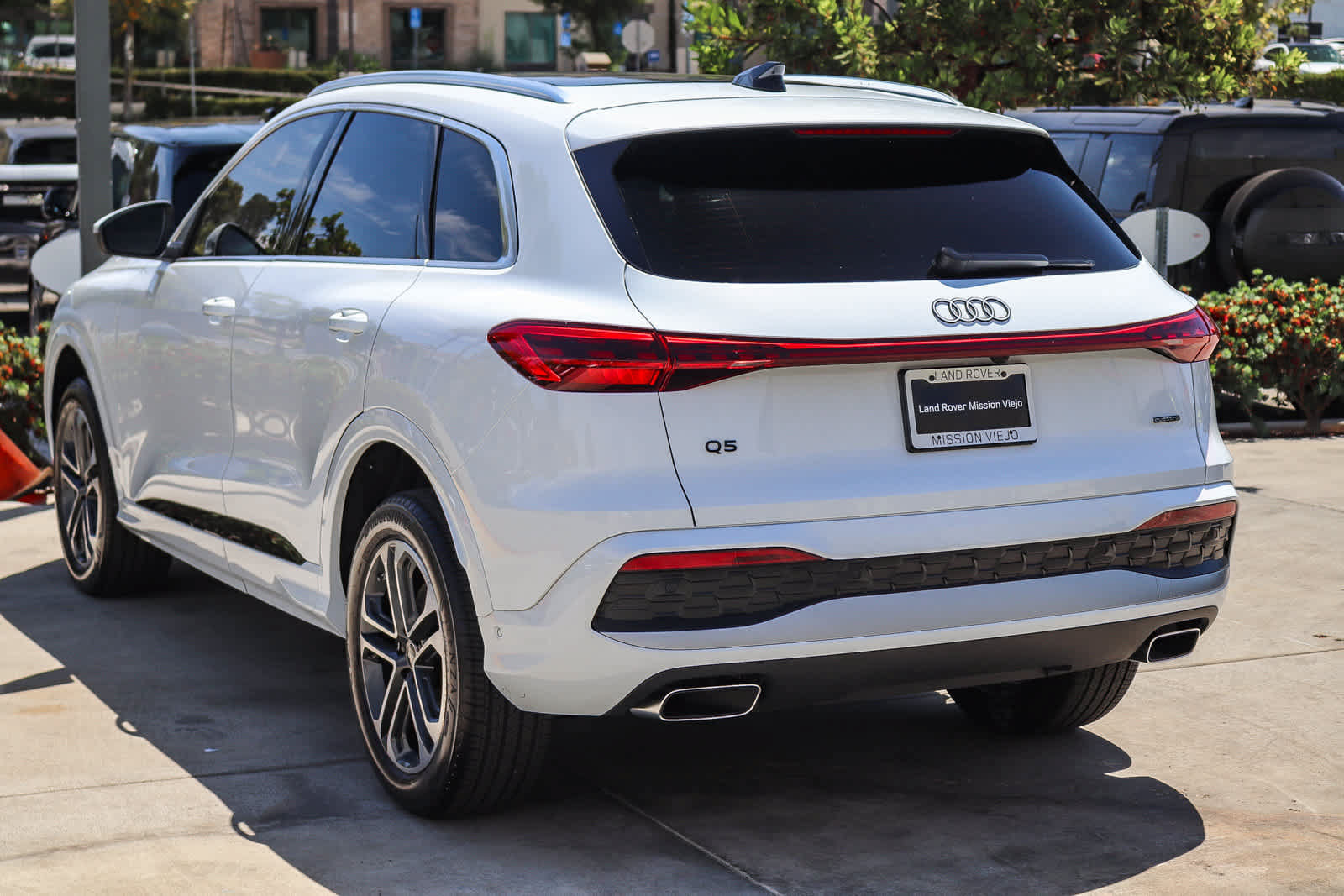 Used 2025 Audi Q5 Premium AWD/4WD image 3