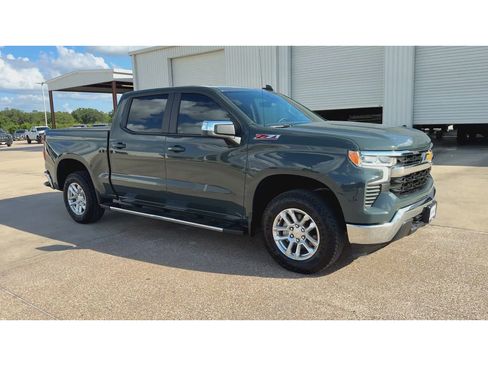 New 2026 Chevrolet Silverado 1500 LT w/ Z71 Off-Road Package AWD/4WD image 2