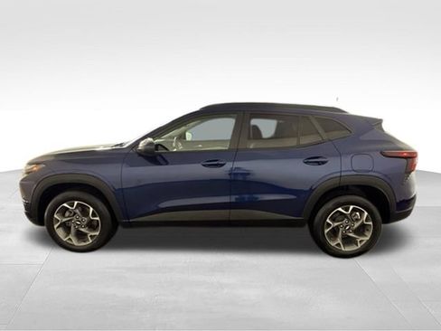 Used 2024 Chevrolet Trax LT FWD image 5
