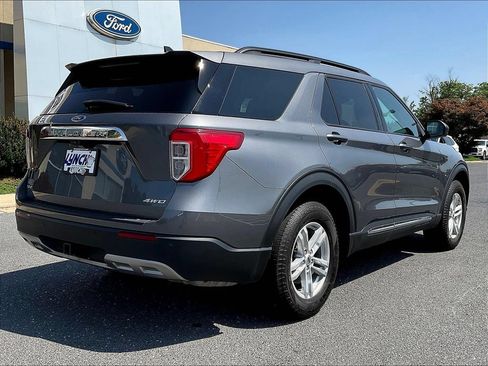 Used 2022 Ford Explorer XLT w/ Equipment Group 202A AWD/4WD image 4