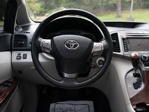 Used 2009 Toyota Venza AWD image 19