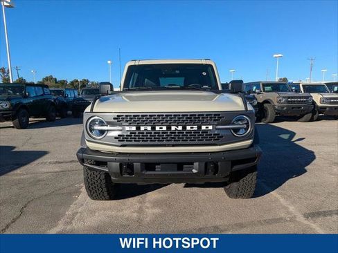 New 2025 Ford Bronco Badlands image 8