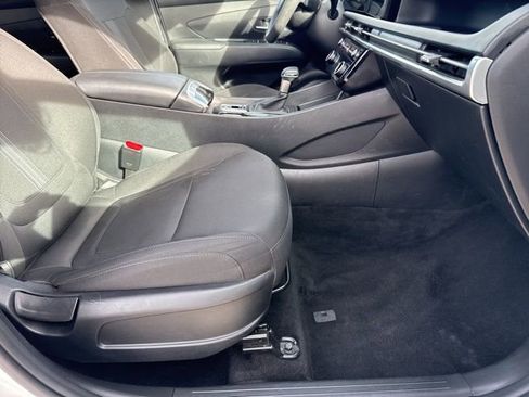 Used 2025 Hyundai Tucson SEL image 18