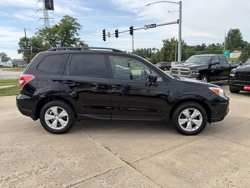 Used 2016 Subaru Forester 2.5i Premium w/ All-Weather Package AWD/4WD image 4