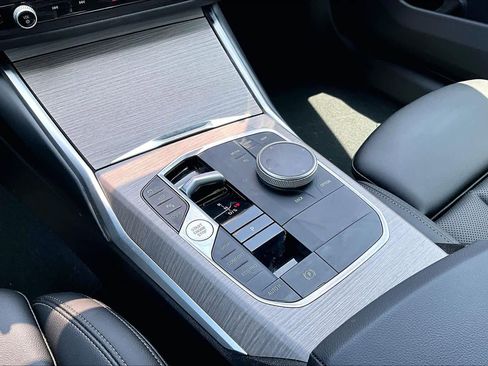 Certified 2025 BMW 330i Sedan RWD image 18