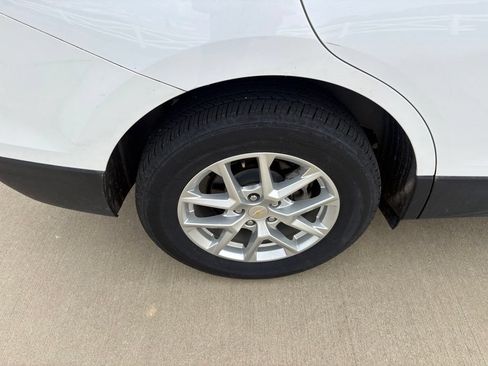 Used 2023 Chevrolet Equinox LT AWD/4WD image 21