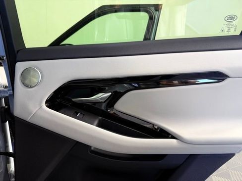 New 2026 Land Rover Range Rover Evoque Dynamic SE image 33