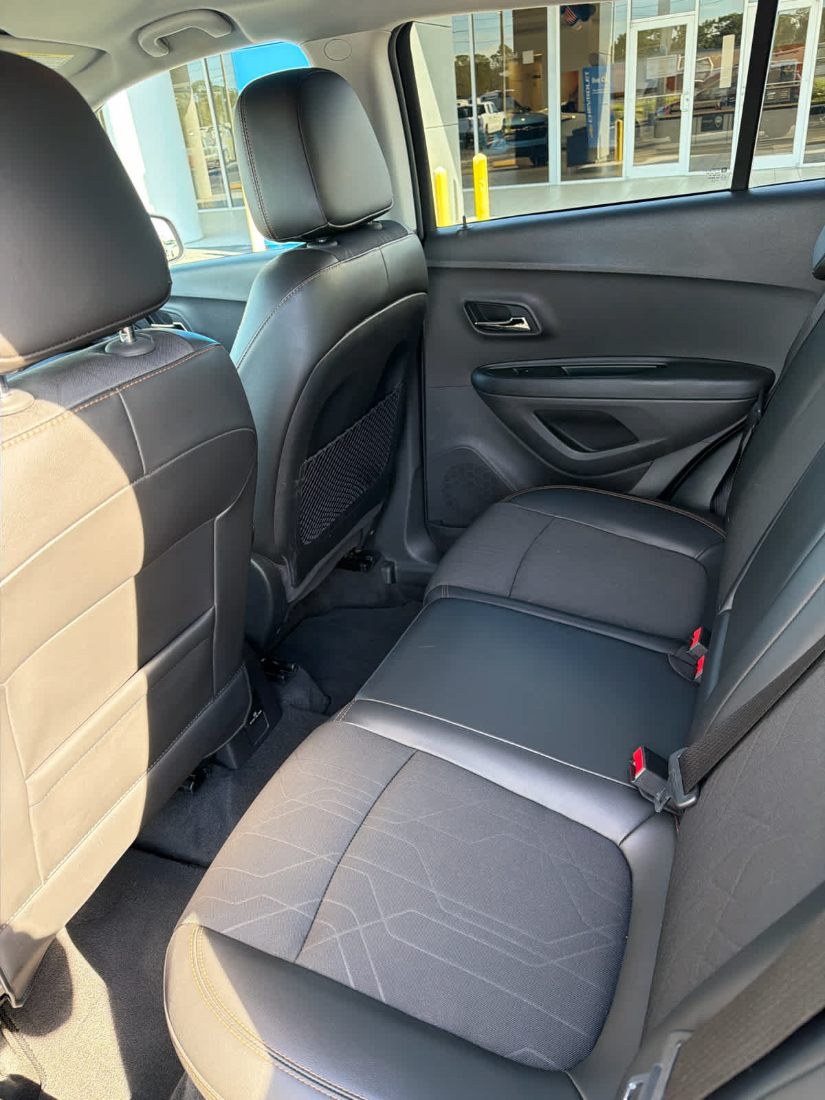 Used 2018 Chevrolet Trax LT w/ Redline Edition FWD image 12