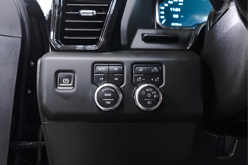 Used 2024 GMC Sierra 2500 AT4 w/ AT4 Premium Plus Package AWD/4WD image 19