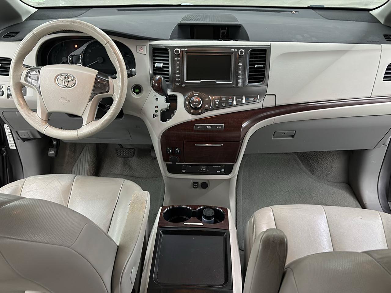 Used 2011 Toyota Sienna XLE w/ Premium Pkg FWD image 19