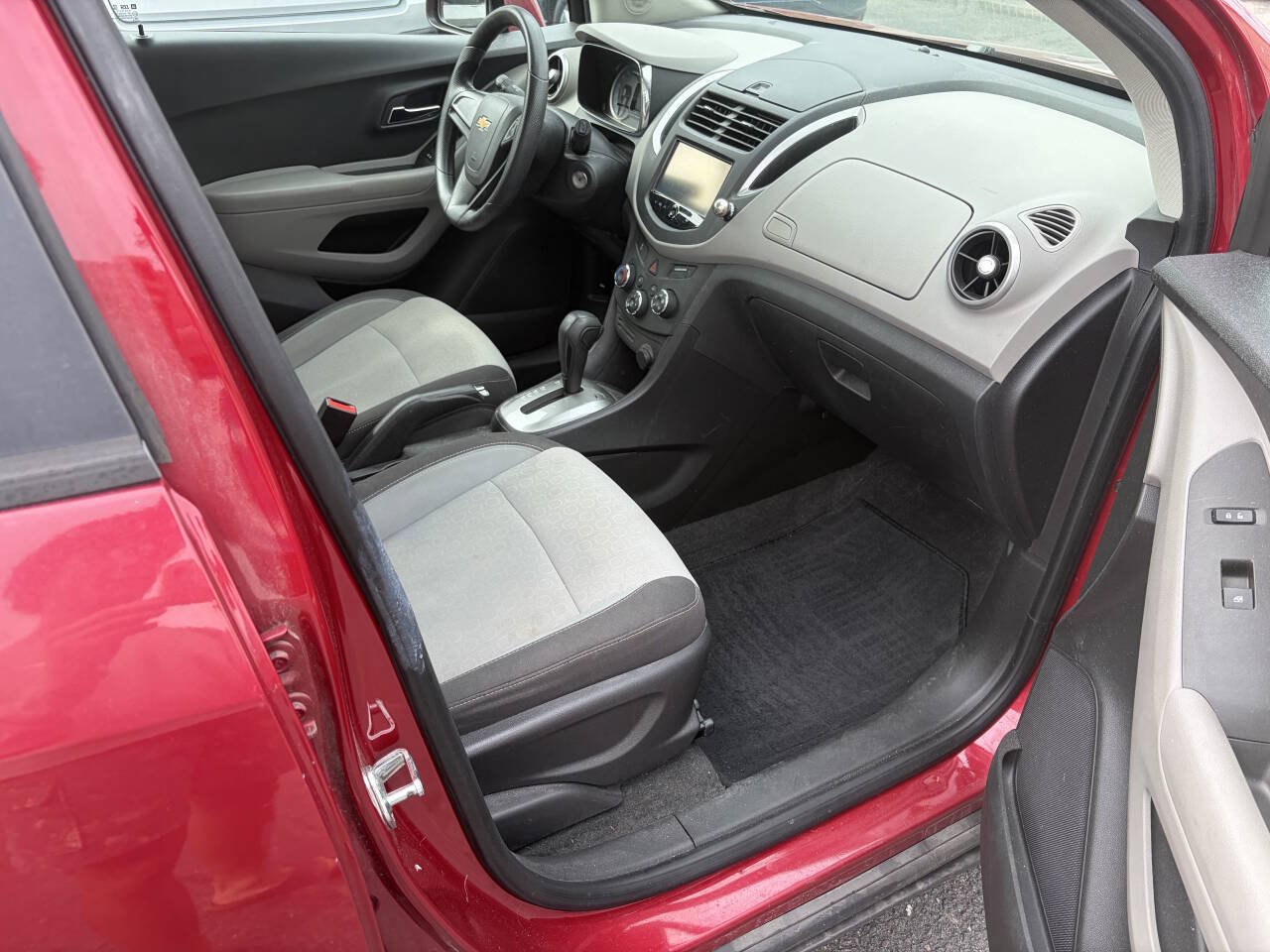 Used 2015 Chevrolet Trax LS w/ LPO, Protection Package FWD image 13
