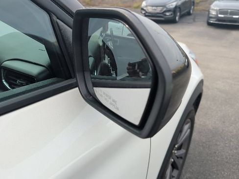 Used 2023 Ford Explorer XLT w/ Equipment Group 202A AWD/4WD image 9